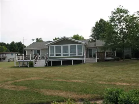 4-76 Driftwood Ct, Lanark, IL 61046 photo 1