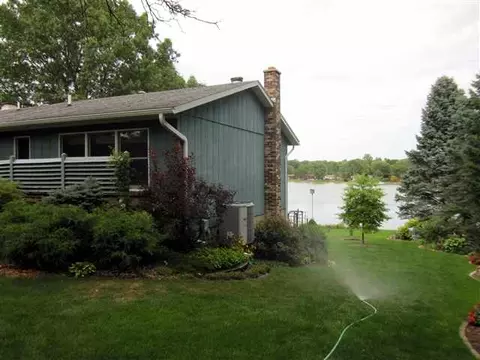 2101 Eagle Dr, Freeport, IL 61032 photo 2