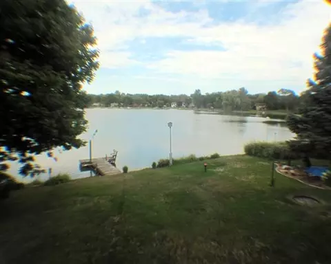 2101 Eagle Dr, Freeport, IL 61032 photo 3