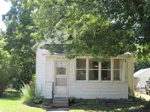 29 Arcade Ct, Freeport, IL 61032 photo 1