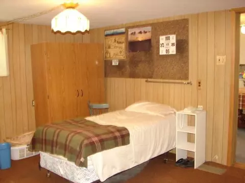 609 S State, Freeport, IL 61032 photo 5