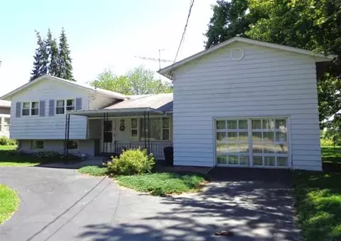 411 E Ridge St, Mount Carroll, IL 61053 photo 1