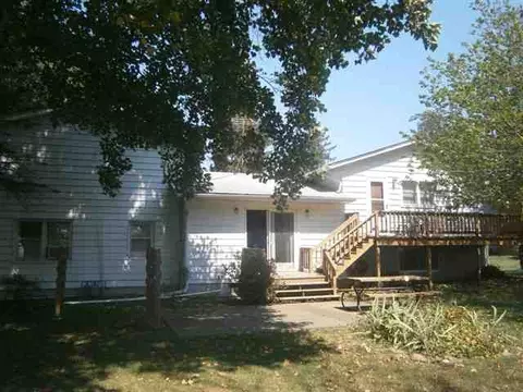 411 E Ridge St, Mount Carroll, IL 61053 photo 3