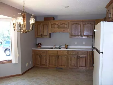 2338 Eagle Dr, Freeport, IL 61032 photo 5