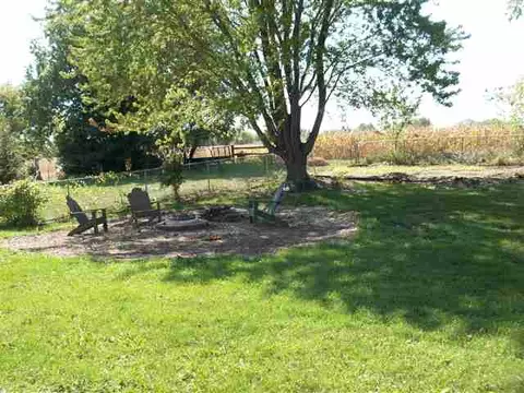 2338 Eagle Dr, Freeport, IL 61032 photo 8