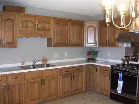 2338 Eagle Dr, Freeport, IL 61032 photo 4