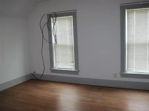835 S Arcade Ave, Freeport, IL 61032 photo 5