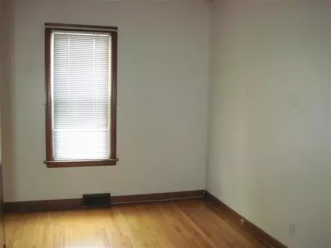 835 S Arcade Ave, Freeport, IL 61032 photo 3