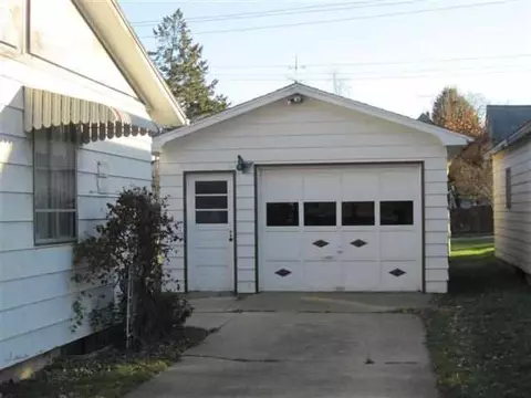 533 E Center St, Freeport, IL 61032 photo 12