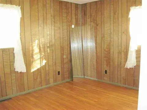 533 E Center St, Freeport, IL 61032 photo 7