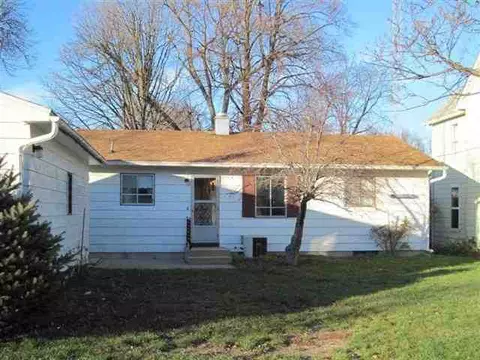 533 E Center St, Freeport, IL 61032 photo 10