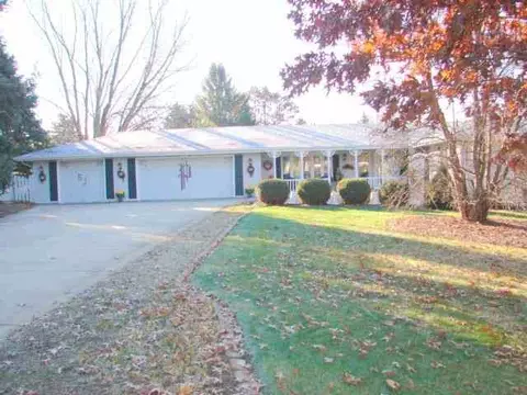 2419 Shepard Dr, Freeport, IL 61032 photo 1