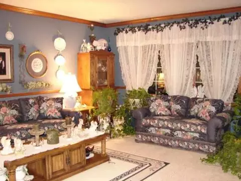 2419 Shepard Dr, Freeport, IL 61032 photo 3
