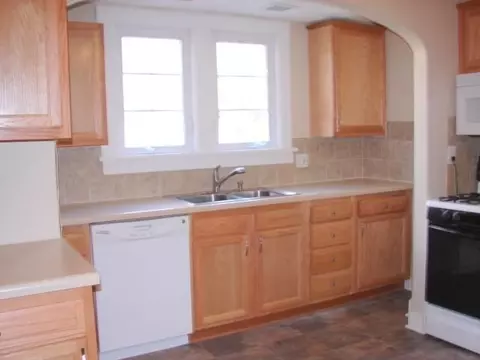 103 N Bailey, Freeport, IL 61032 photo 9