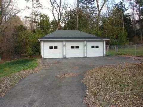 103 N Bailey, Freeport, IL 61032 photo 12
