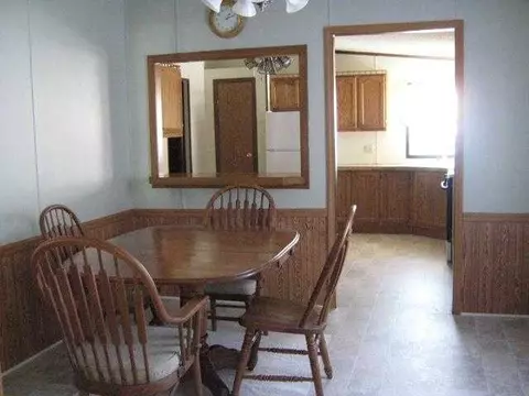 119 Roundtree Dr, Freeport, IL 61032 photo 7
