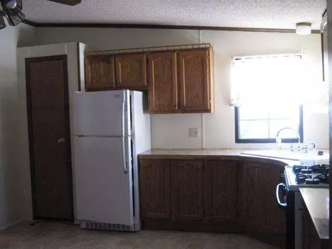 119 Roundtree Dr, Freeport, IL 61032 photo 6