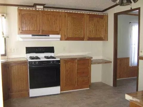 119 Roundtree Dr, Freeport, IL 61032 photo 5