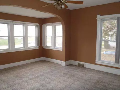 744 E Center St, Freeport, IL 61032 photo 7
