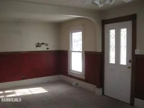 527 E Franklin St, Lanark, IL 61046 photo 4