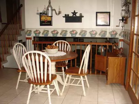2107 Cimarron Dr, Freeport, IL 61032 photo 5