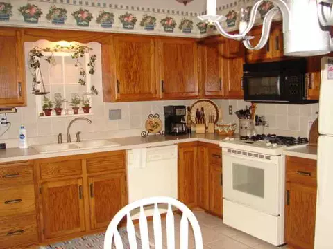 2107 Cimarron Dr, Freeport, IL 61032 photo 4