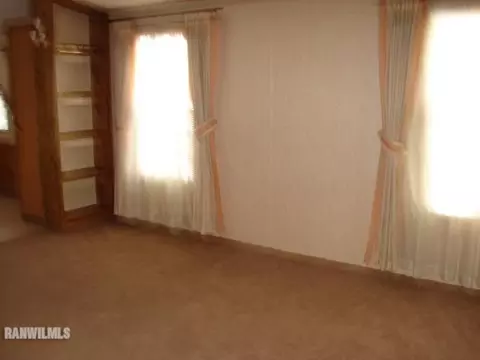 102 Fieldcrest, Freeport, IL 61032 photo 2