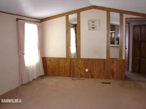 102 Fieldcrest, Freeport, IL 61032 photo 6