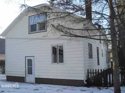 106 E Wayne St, Freeport, IL 61032 photo 9