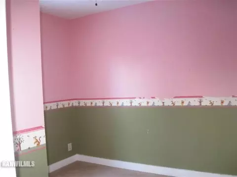 106 E Wayne St, Freeport, IL 61032 photo 7