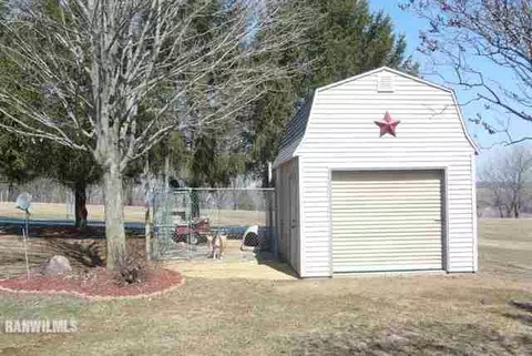 582 E Main, Benton, WI 53803 photo 12