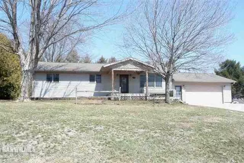 582 E Main, Benton, WI 53803 photo 1