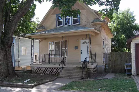 710 S Beaver Ave, Freeport, IL 61032 photo 1