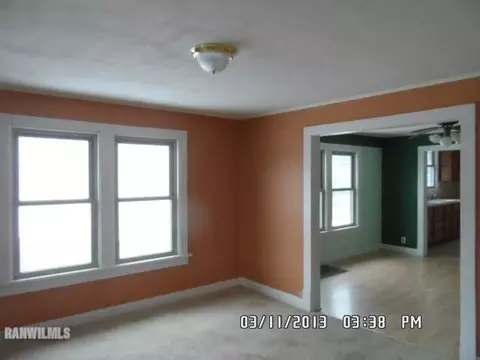 905 E Garden St, Freeport, IL 61032 photo 3