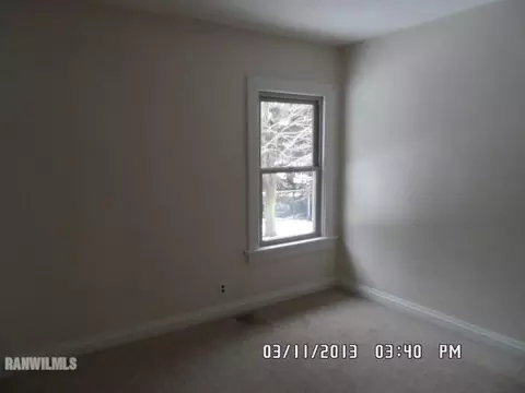 905 E Garden St, Freeport, IL 61032 photo 6