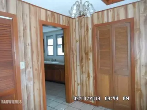 905 E Garden St, Freeport, IL 61032 photo 9