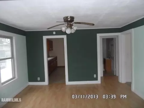 905 E Garden St, Freeport, IL 61032 photo 4