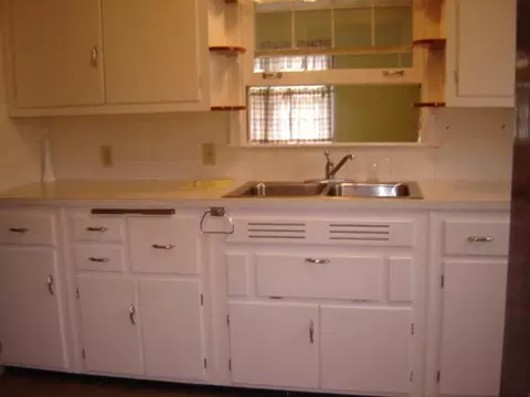 206 E Franklin St, Mount Carroll, IL 61053 photo 5