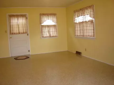 206 E Franklin St, Mount Carroll, IL 61053 photo 8
