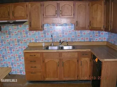 1201 S Maple, Freeport, IL 61032 photo 7