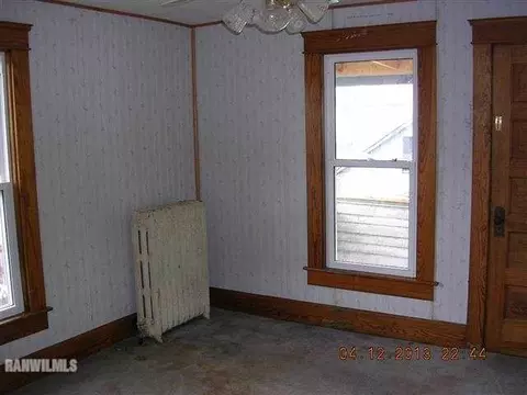 1201 S Maple, Freeport, IL 61032 photo 5