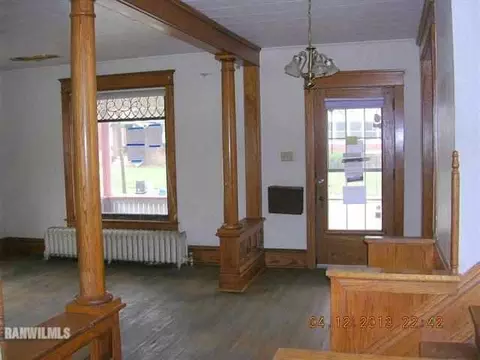 1201 S Maple, Freeport, IL 61032 photo 2