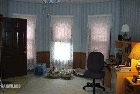 802 Empire St, Freeport, IL 61032 photo 5