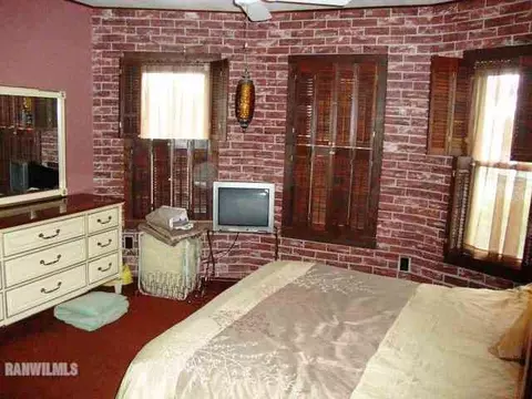802 Empire St, Freeport, IL 61032 photo 6