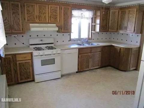 125 E Pleasant St, Lanark, IL 61046 photo 4