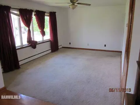 125 E Pleasant St, Lanark, IL 61046 photo 2