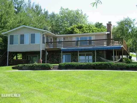 4-35 Grandview Dr, Lanark, IL 61046 photo 1