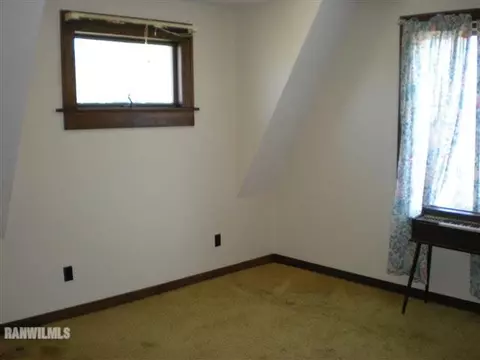 117 E Locust St, Lanark, IL 61046 photo 10