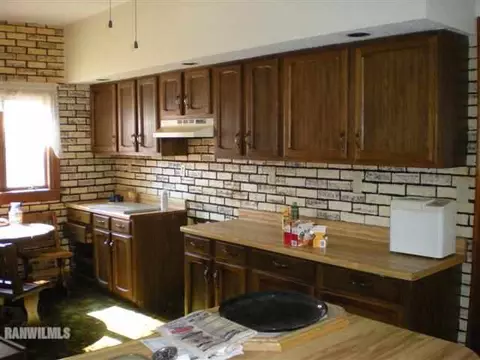 117 E Locust St, Lanark, IL 61046 photo 7