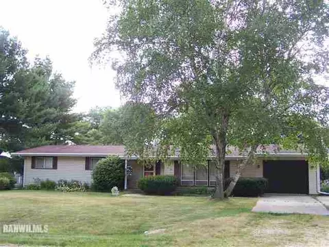 1378 Robert Dr, Freeport, IL 61032 photo 1